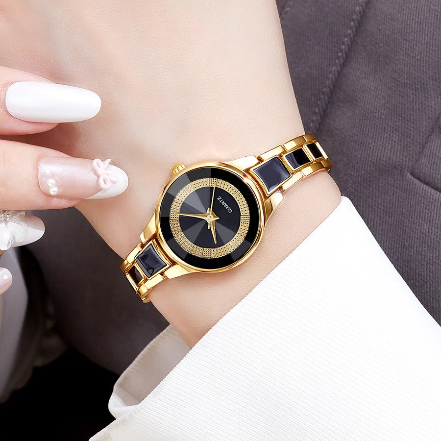 Montre femme Éclat POKE'MOOL portée au poignet